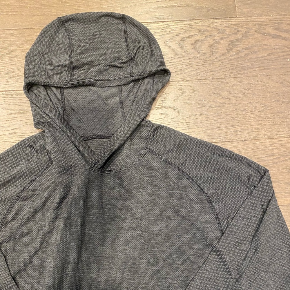 Lululemon Lightweight Hooded Long Sleeve (sz XL)